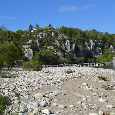La Garenne Szálloda Labeaume