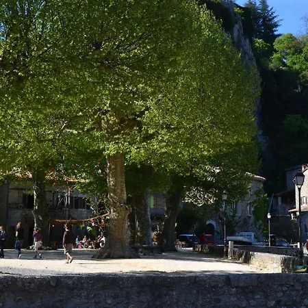 La Garenne 2* Labeaume